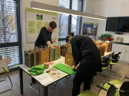 http://terwiege-backup.ub-marketingberatung.de/wp-content/uploads/2020/12/Terwiege_Paeckchen-420x315.jpg